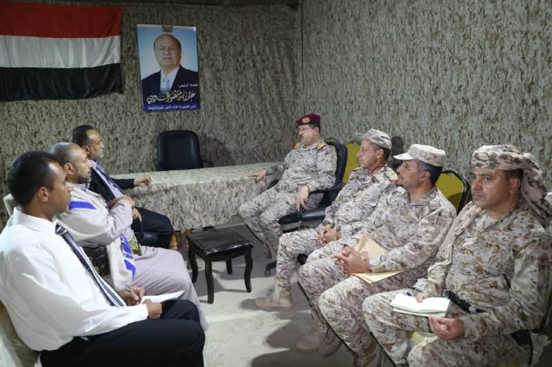 وزير الدفاع يؤكد أن الجيش أصبح في وضعية الهجوم بإسناد من التحالف