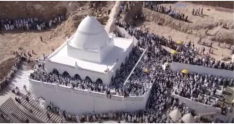 Yemen’de Hud Peygamberin türbesine ziyaretçi akını