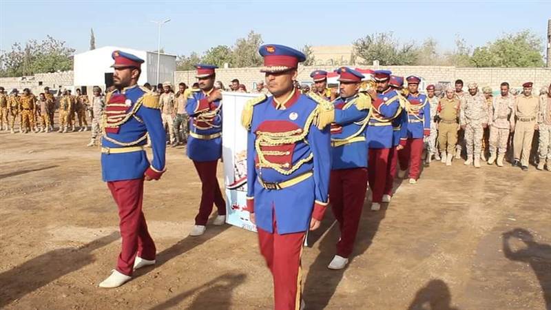 تشييع رسمي وشعبي لجثمان رئيس أركان المنطقة العسكرية السابعة بمأرب