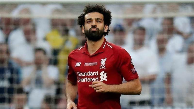 محمد صلاح يتسلم شارة قيادة منتخب مصر