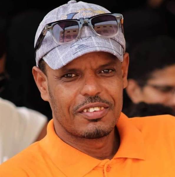سلطات حضرموت تفرج عن صحفي بعد قرابة عام من الاعتقال