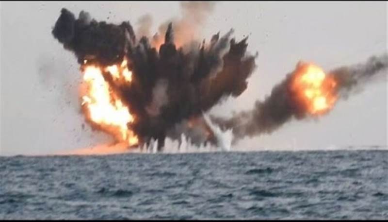 Arap Koalisyonu Husilerin tuzakladığı tekneyi imha etti