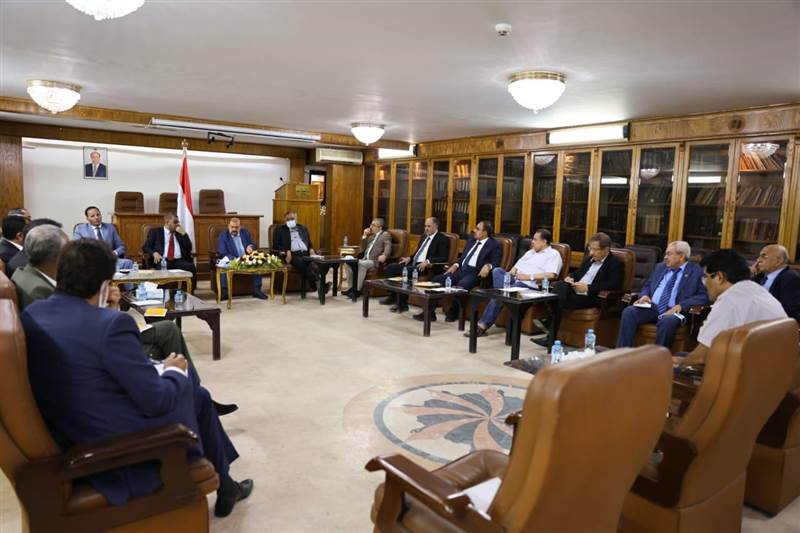 البرلمان يقر عقد جلساته ويدعو لدعم الجيش الوطني واستكمال تنفيذ اتفاق الرياض