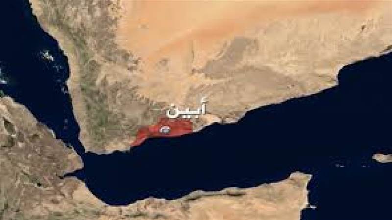 صور أولية من داخل معسكر الجيش الذي تعرض لقصف طيران بأبين