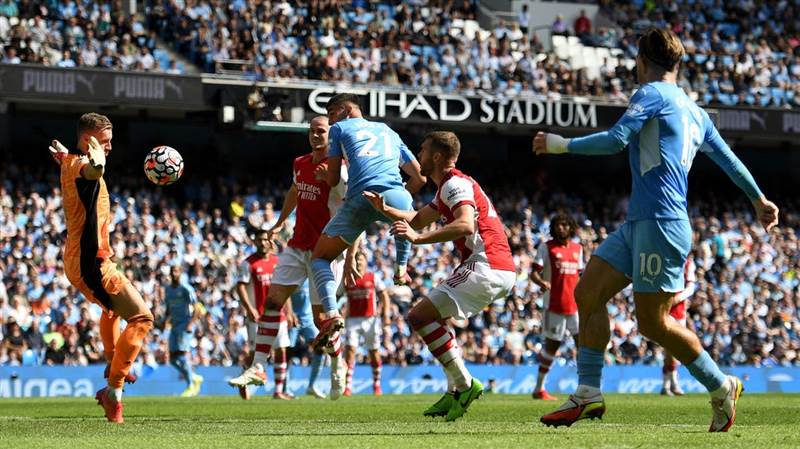 فوز ساحق لمانشستر سيتي على أرسنال