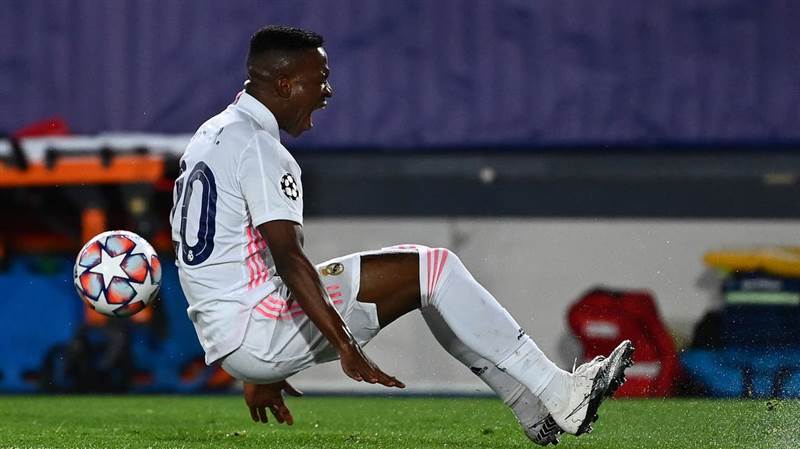 تيباس: لدينا فينيسيوس ورحيل ميسي لا يقلقني