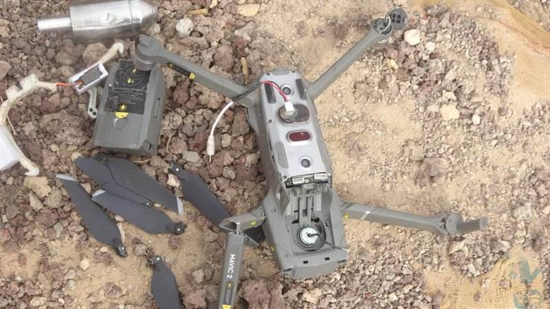 دفاعات الجيش تسقط طائرة مفخخة في جبهة الكسارة بمأرب