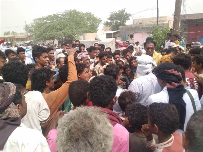 مظاهرة شعبية في حيس تندد بجرائم المليشيات وتدعو لإسقاط  ستوكهولم واستكمال تحرير الحديدة