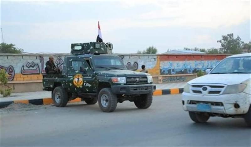 شرطة مأرب تعلن ضبط خلية إرهابية بحوزتها عبوات متفجرة تعمل لصالح مليشيا الحوثي(صورة)