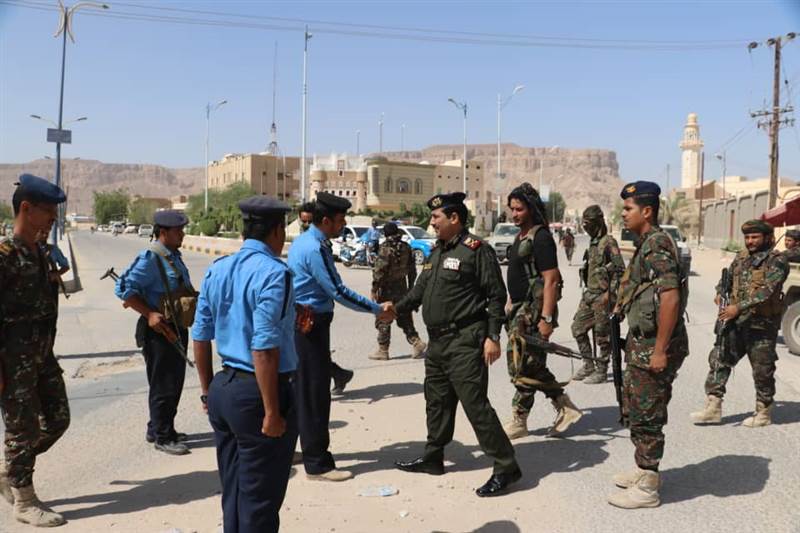 وزير الداخلية يوجه برفع اليقظة وعدم السماح بأي تهاون في سيئون