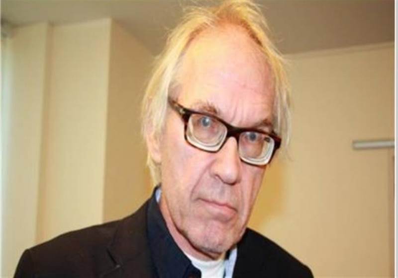 اساء برسومه للرسول (ص).. مصرع رسام سويدي في حادث سير مروع