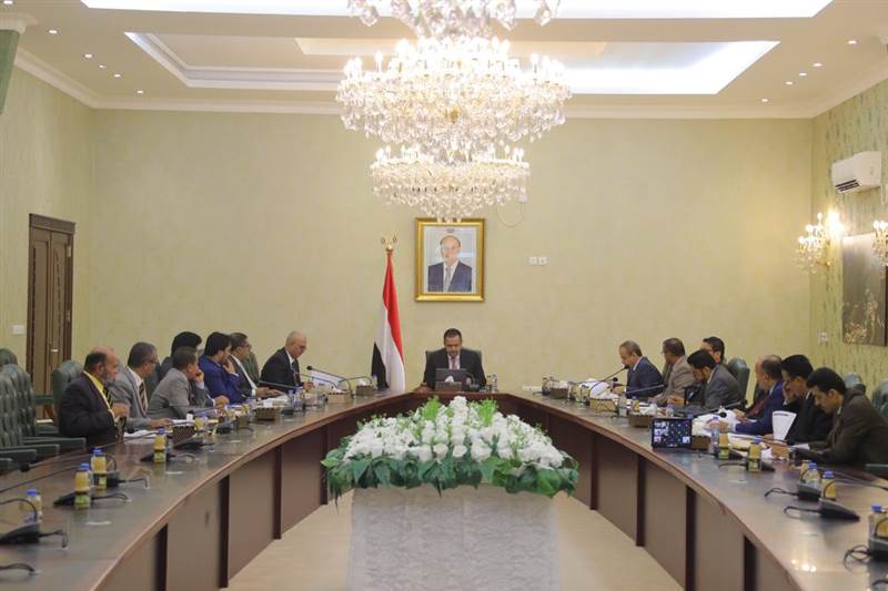 قرارات حكومية جديدة لدعم جبهات القتال وضبط التلاعب بالعملة