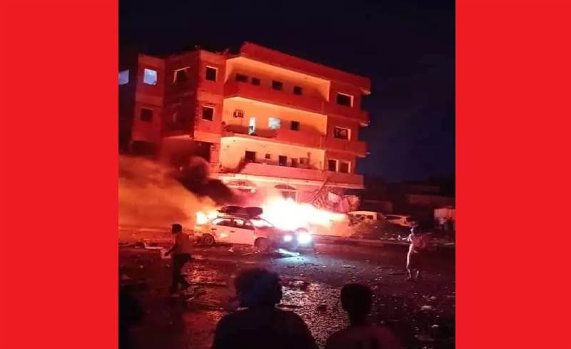 انفجار عنيف يهز محيط مطار عدن ومصادر تكشف السبب