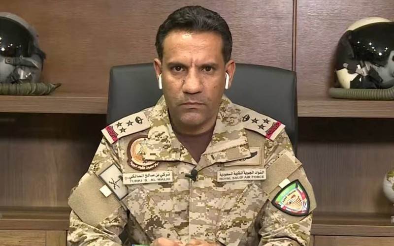 التحالف يعلن تدمير زورق حوثي مفخخ وطائرة مسيرة
