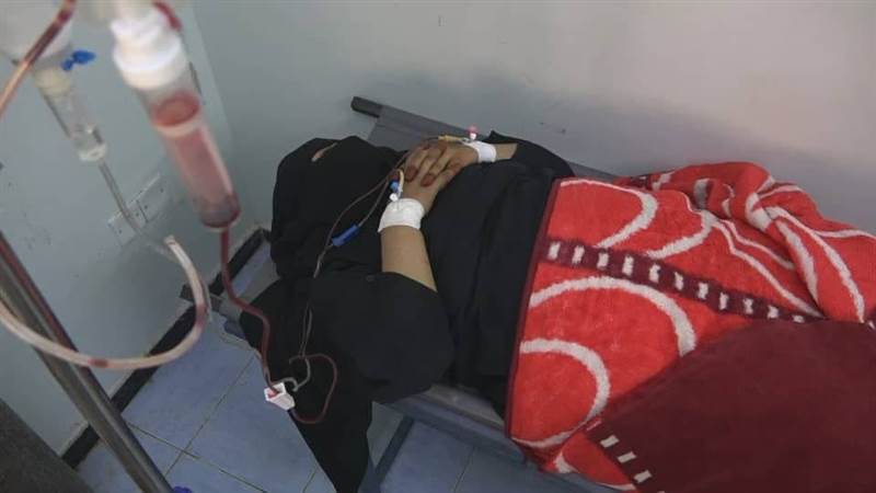 إصابة امرأة برصاص قناص حوثي في تعز بعد ساعات من استشهاد أخرى