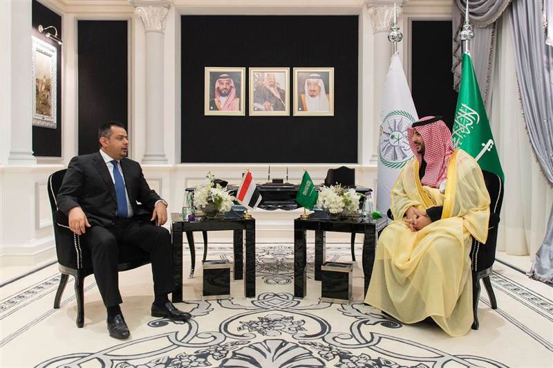 بحثا مستجدات الأوضاع وعلى رأسها الملف "الاقتصادي".. رئيس الوزراء يلتقي نائب وزير الدفاع السعودي