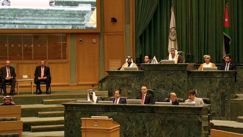 وصفها بالاعتداءات الجبانة.. البرلمان العربي يدين بشدة الانتهاكات الحوثية في حق الشعب اليمني
