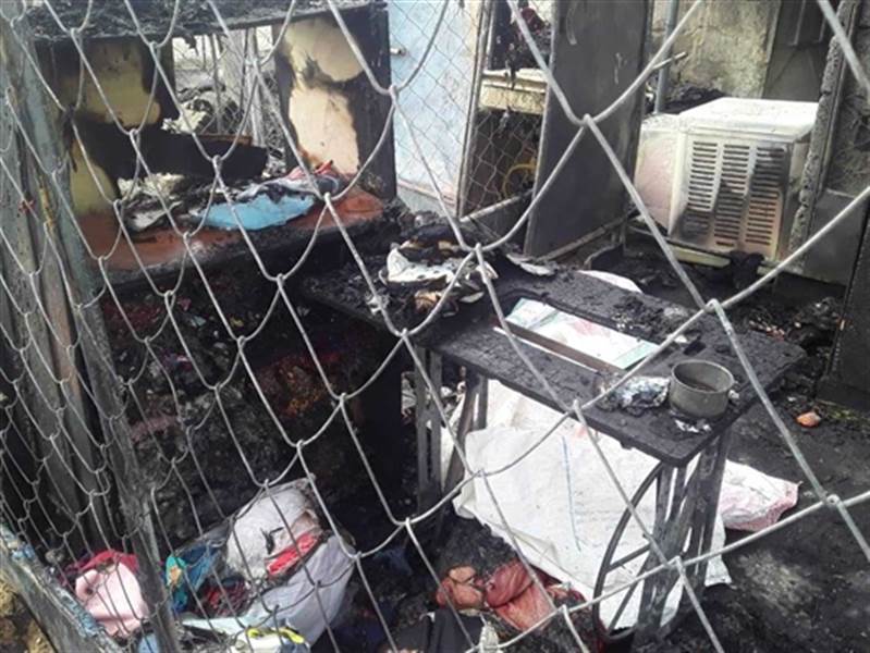 بينهم أطفال.. وفاة وإصابة 8 اشخاص من اسرة واحدة في حريق شب بمخيم الجفينة بمحافظة مارب
