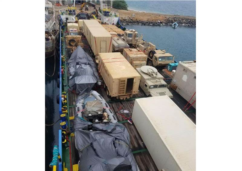 مصادر تكشف حقيقة الأسلحة على متن السفينة الاماراتية والتي عرضتها مليشيات الحوثي