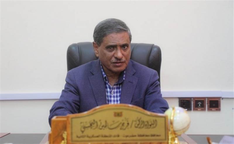 محافظ حضرموت في مواجهة الانتقالي.. دعوات للتجنيد خارج إطار الدولة والبحسني يؤكد " تصرف مرفوض ولن نسمح به"