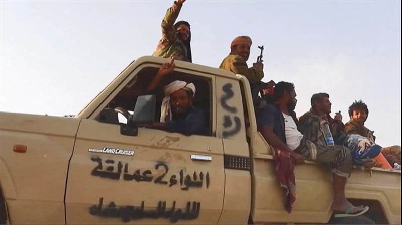 قوات الجيش وألوية العمالقة تحرر مناطق جديدة وتتقدم نحو مركز مديرية العبدية