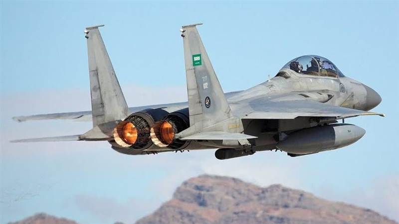 سقوط قتلى وجرحى بـ5 غارات لطيران التحالف استهدفت أليات حوثية بمدينة حرض