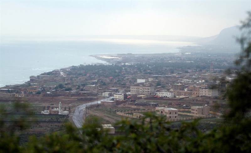 مصادر يمنية تكشف مخطط إماراتي لفصل سقطرى عن الجغرافيا اليمنية (تفاصيل خطيرة)