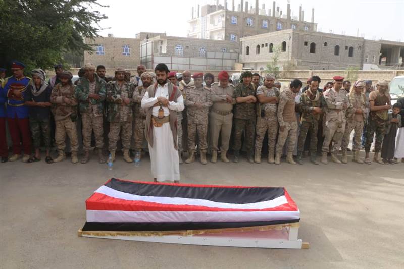 تشييع قائد عسكري بارز في محافظة مأرب