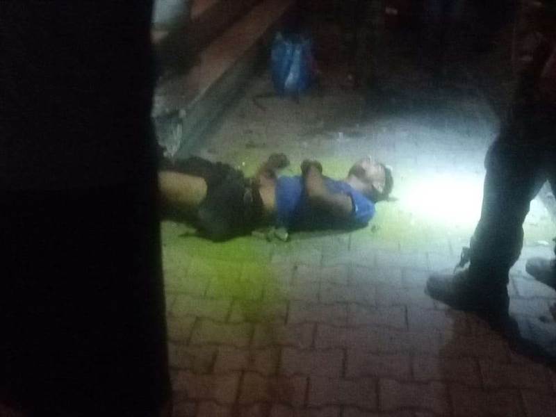 مقتل شخص وإصابة آخر إثر انفجار قنبلة يدوية في عدن
