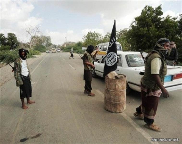 مصادر: عناصر القاعدة تكثف من تحركاتها في "مودية" و"الوضيع" بالتزامن مع عمليات تجنيد