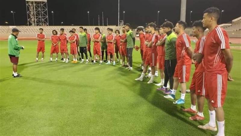 العيسي يعد بتذليل الصعوبات أمام بعثة المنتخب الوطني الأول