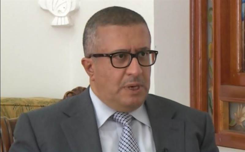 مستشار رئاسي: الشرعية اليمنية صمدت بتضحيات أبطال الجيش الوطني والمقاومة الشعبية
