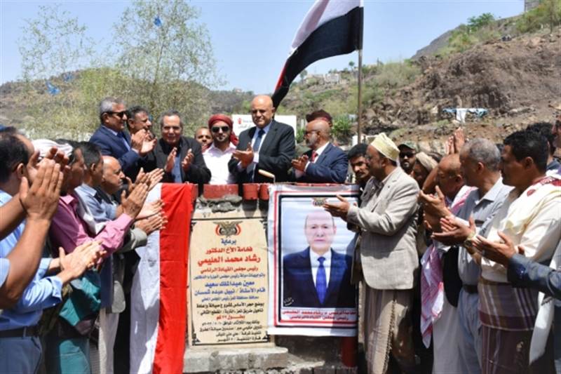 محافظ تعز يدشن العمل بمشروع طريق المدينة - التربة بتكلفة أكثر من 10 مليار ريال بتمويل حكومي