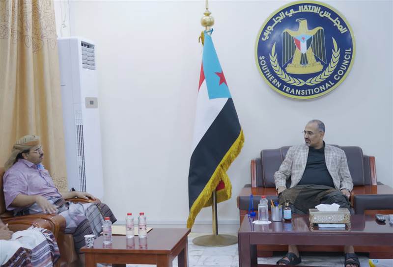 وصفها باللعبة.. أول موقف سعودي تجاه رفع عيدروس الزبيدي لأعلام الانفصال ومشاركته في المجلس الرئاسي