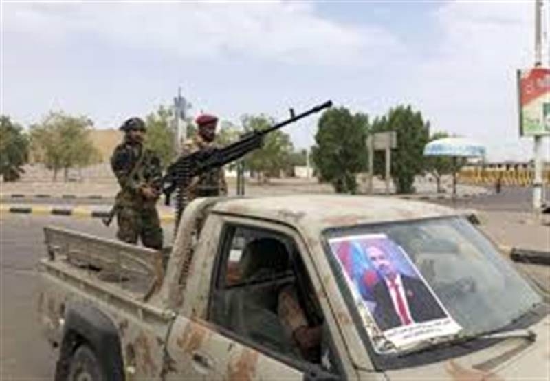 بينها مضاد طيران.. مصدر عسكري يؤكد مواصلة مليشيات الانتقالي بيع سلاح وسيارات الدولة في سقطرى