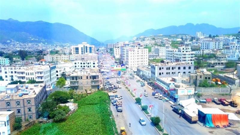 مقتل وإصابة 13 شخصاً بتفجير قنبلة في مجلس مقيل بمحافظة إب