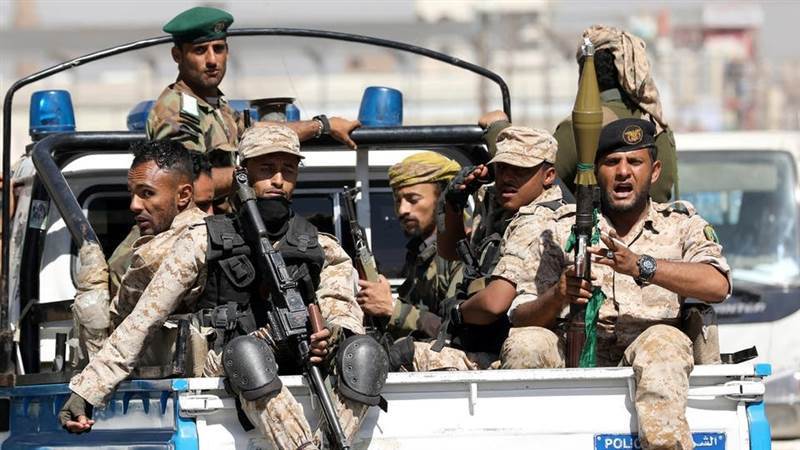 البيضاء.. مشرف حوثي يختطف طفلين ويخفيهما في أحد معسكرات الجماعة والأهالي يحملونه مسؤولية سلامتهما