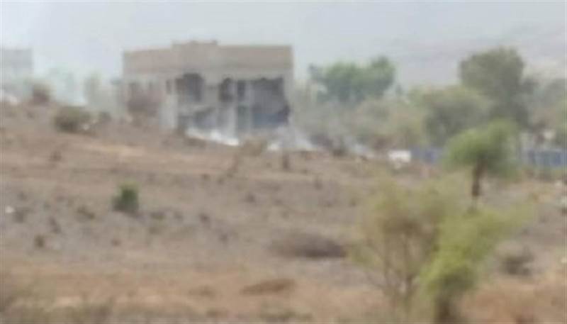 بينهما اثنين لشهداء في الجيش الوطني.. مليشيات الحوثي تفجر 3 منازل في محافظة عمران