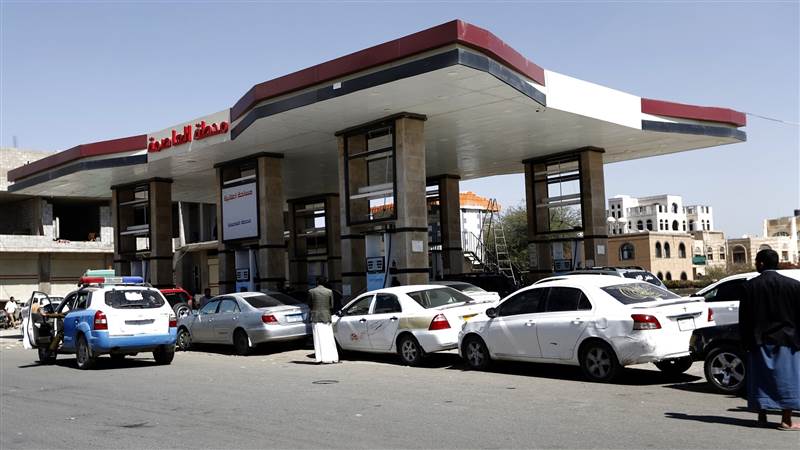 الحوثيون يعلنون جرعة جديدة في أسعار المشتقات النفطية بمناطق سيطرتهم
