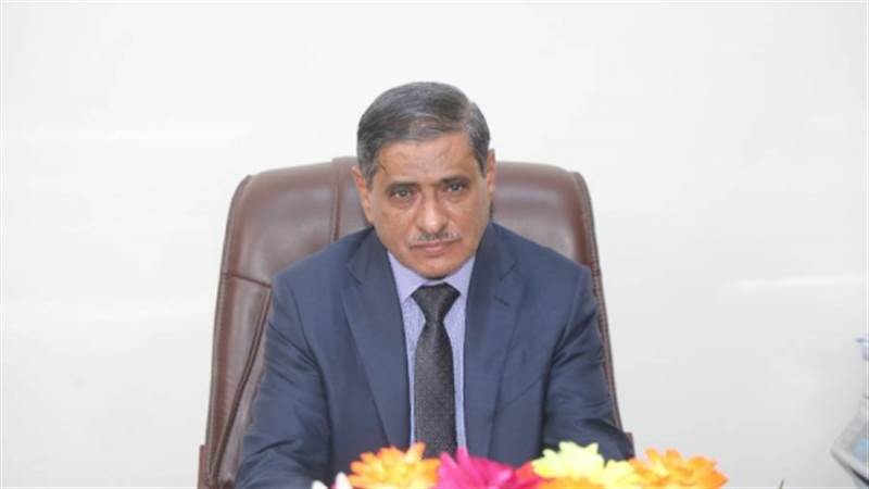 محافظ حضرموت يطيح بـ 3 مسؤولين بينهم وكيل المحافظة
