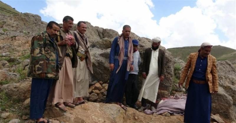 أنشأت في المنطقة معسكراً وهمياً.. مليشيا الحوثي تنهب آثار وكنوز الدولة الحميرية في محافظة إب