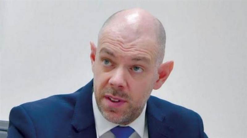 السفير البريطاني يدعو الأطراف اليمنية الى" مشاركة بناءة" مع الأمم المتحدة لإحلال السلام في اليمن
