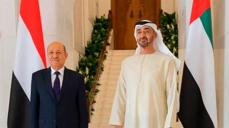 أداء هش وخنوع تام لمشاريع التمزيق.. هكذا خيّب العليمي آمال اليمنيين!