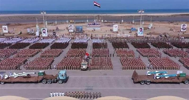 رفض الهدنة واستعراضات الحوثيين العسكرية في الحديدة.. أي رسالة يريدون إيصالها؟!