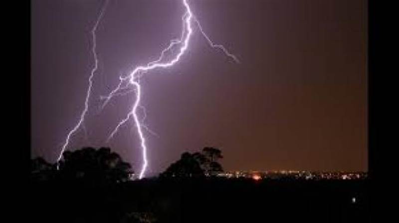 Yemen’de yıldırım düşmesi sonucu bir kadın ve çocuğu yaşamını yitirdi