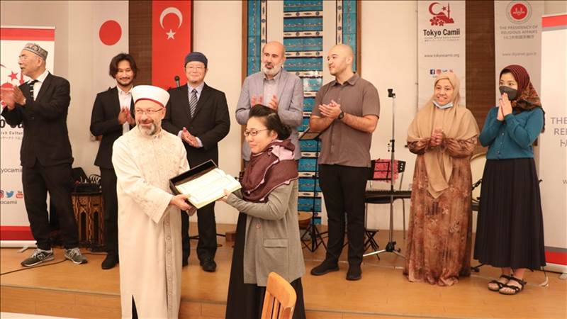 رئيس الشؤون الدينية التركي علي أرباش يشرف على ترجمة معاني القرآن الكريم الى اللغة اليابانية