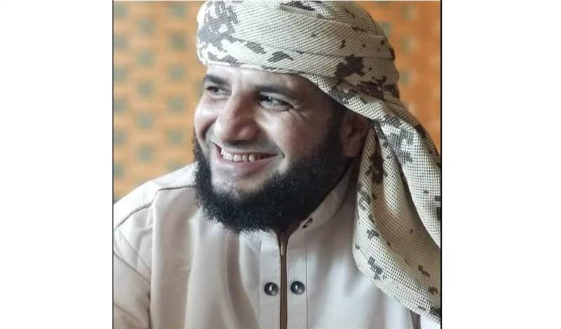 مقتل طبيب الاسنان عادل العريفي "طعنا" من قبل مجهولين بتعز