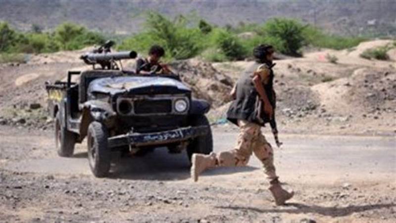 قوات الجيش المسندة بالمقاومة تخوض معارك عنيفة ضد مليشيات الحوثي في جبهات تعز