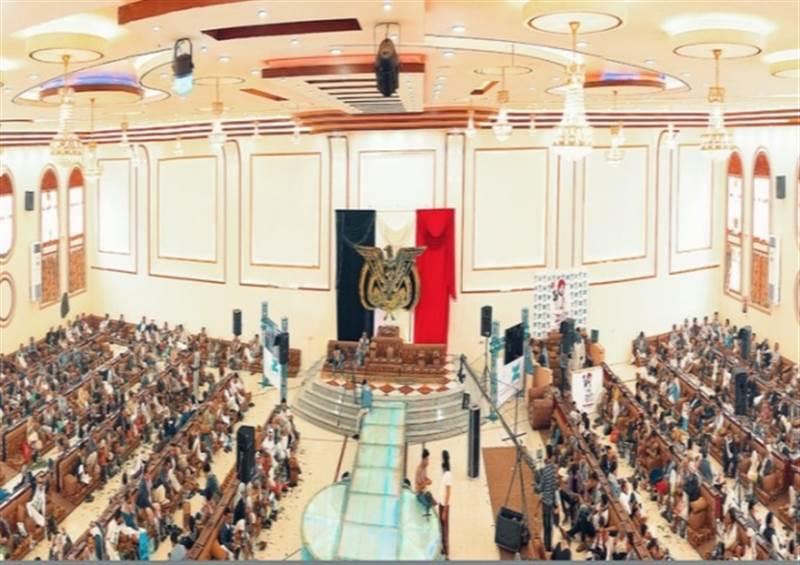 في مواجهة حرب الحوثيين ضدها في اليمن.. كيف يتمسك المواطنون بصنعاء بهوية الجمهورية؟