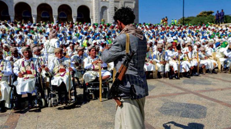 فيما ملايين اليمنيين تتهددهم المجاعة.. الميليشيات الحوثية تبدد المليارات لتزويج الآلاف من مقاتليها